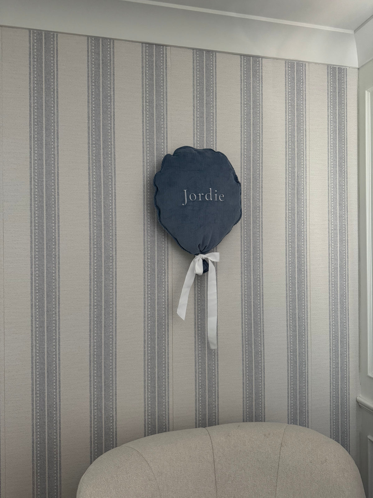 Wall balloon