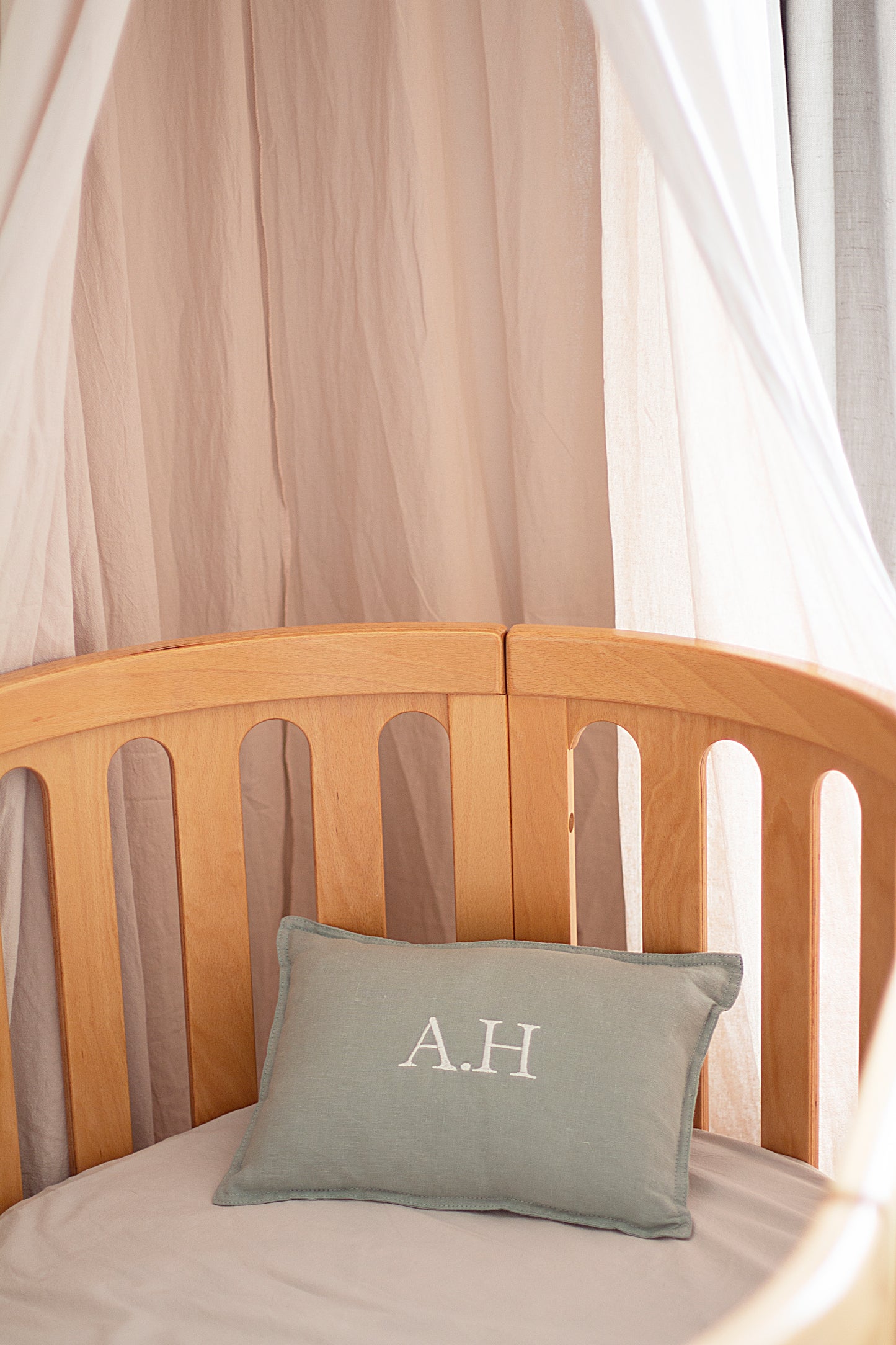 100% LINEN INITIAL PILLOW